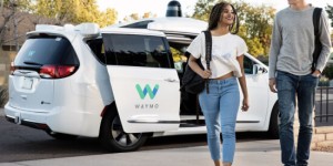 Waymo 商用落地，自动驾驶网约车的「大航海时代」揭幕在即