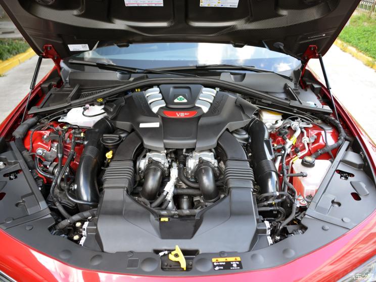 阿尔法・罗密欧 Giulia 2019款 2.9T 510HP 四叶草版