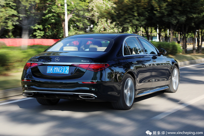 奔驰S500L（W223）首试：站在时代大潮前的天之骄子
