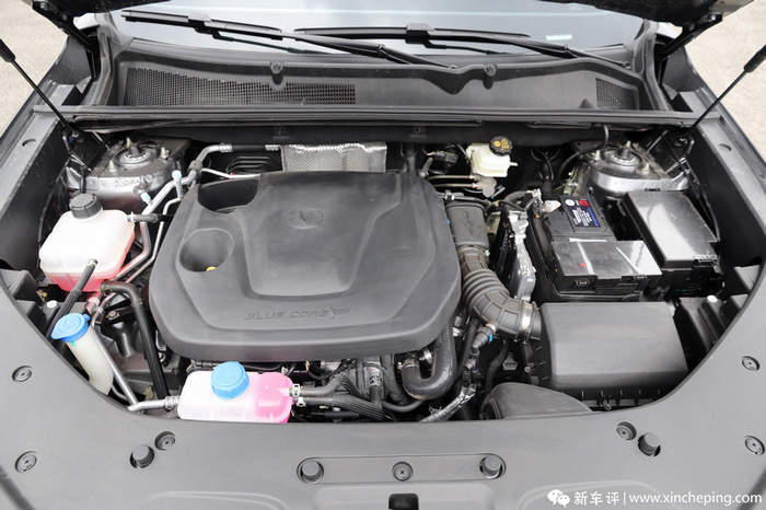 长安第二代CS75 PLUS首试：除了我有8AT，还有谁？