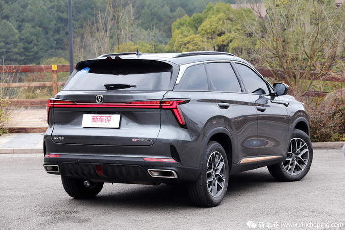 长安第二代CS75 PLUS首试：除了我有8AT，还有谁？