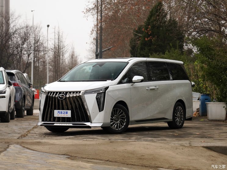 广汽乘用车 传祺M8 2024款 宗师系列 400T 先锋