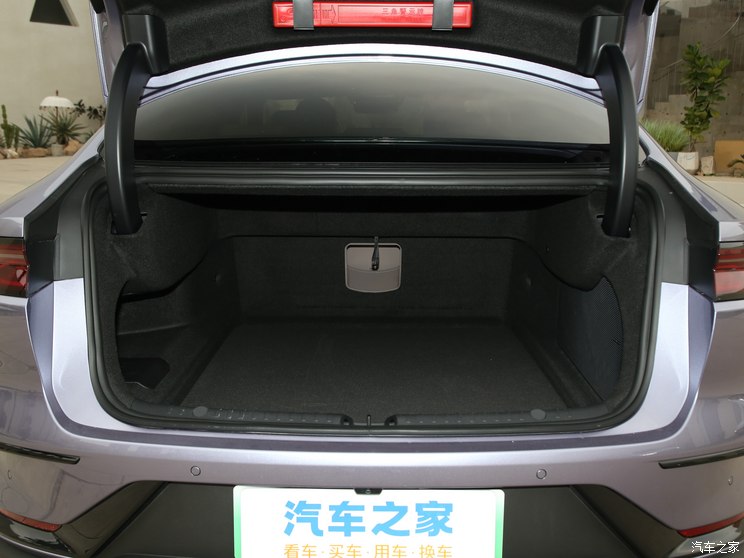 比亚迪 汉 2024款 EV 荣耀版 715KM前驱旗舰型