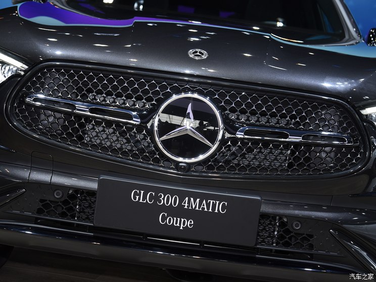 奔驰(进口) 奔驰GLC轿跑 2024款 GLC 300 4MATIC 轿跑SUV