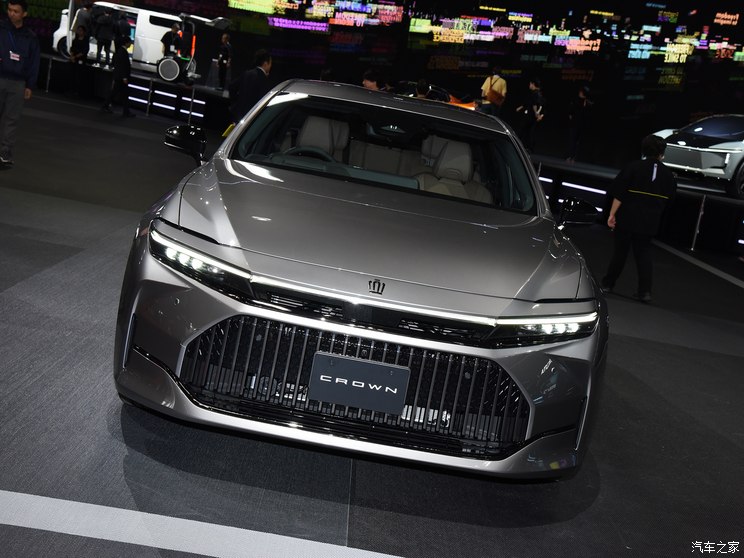 丰田(进口) 皇冠(进口) 2024款 Sedan 日本版