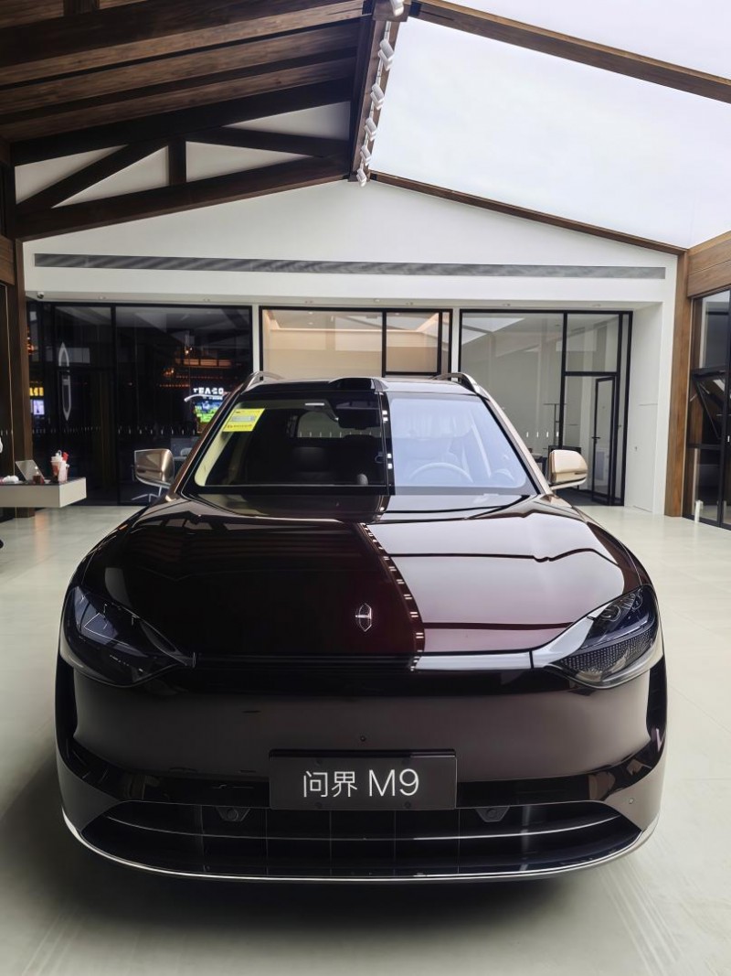 问界M9 2025款Ultra到店 零重力座椅云端舒享舒适加倍