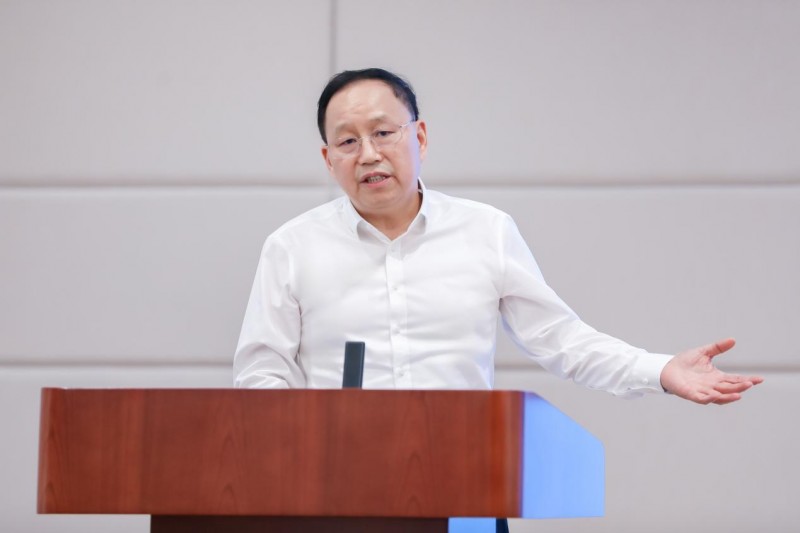 问界M9福耀科技大学交车仪式圆满举行 双方携手共建产教研融合联合实验室
