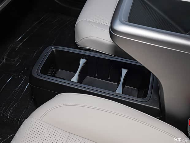 选装价格2000元 iCAR V23新增紫色/蓝色上线