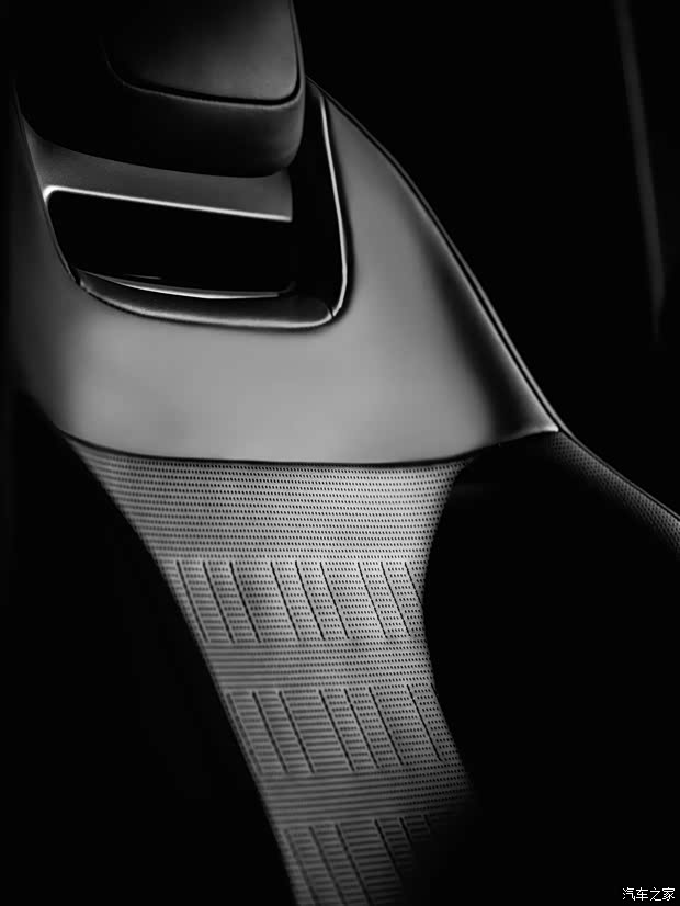 搭载4.4T V8动力！全新路虎卫士OCTA将于7月18日在中国首秀