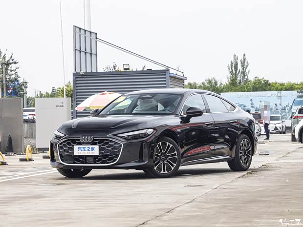 限时25.59万起 第五代EA888+华为智驾 上汽奥迪A5L Sportback上市