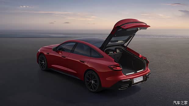 限时25.59万起 第五代EA888+华为智驾 上汽奥迪A5L Sportback上市