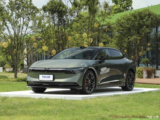 限时25.59万起 第五代EA888+华为智驾 上汽奥迪A5L Sportback上市