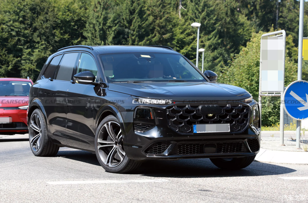 全新奥迪Q7长这样！高性能版SQ7低伪装谍照曝光 车身或加长