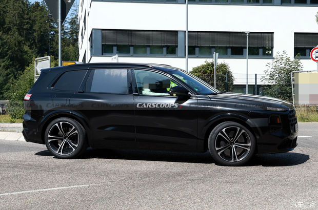 全新奥迪Q7长这样！高性能版SQ7低伪装谍照曝光 车身或加长