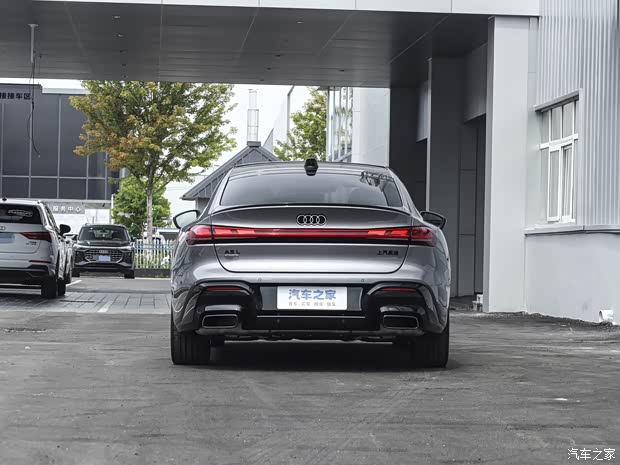 限时25.59万起 第五代EA888+华为智驾 上汽奥迪A5L Sportback上市